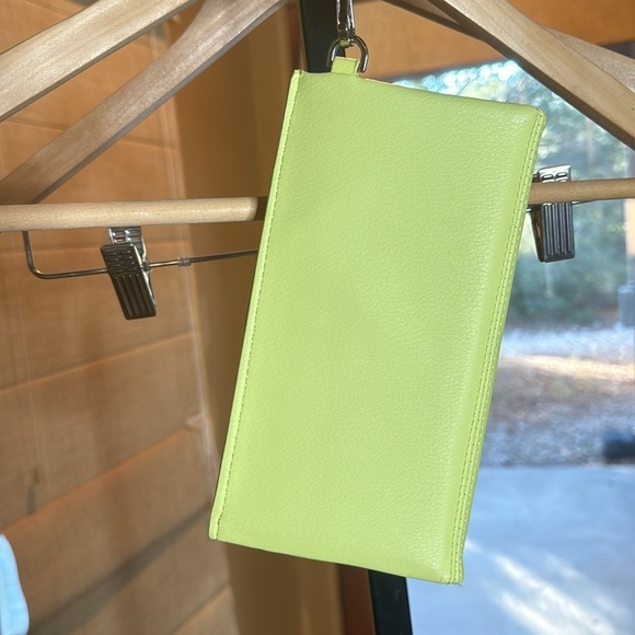 NWOT A New Day Flap Pouch with Folded Double Interior Wristlet Yellow - Picture 4 of 7